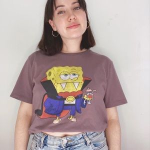 SOLD. Vampire SpongeBob graphic tee. 🧛♀️
